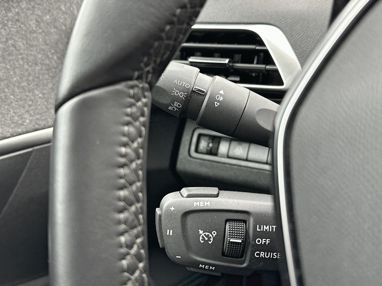 Peugeot 3008 puretech 130ch s&s bvm6 allure pack — photo 17