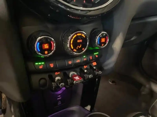 Mini Mini 5 portes cooper 136ch edition premium bva7 — photo 12