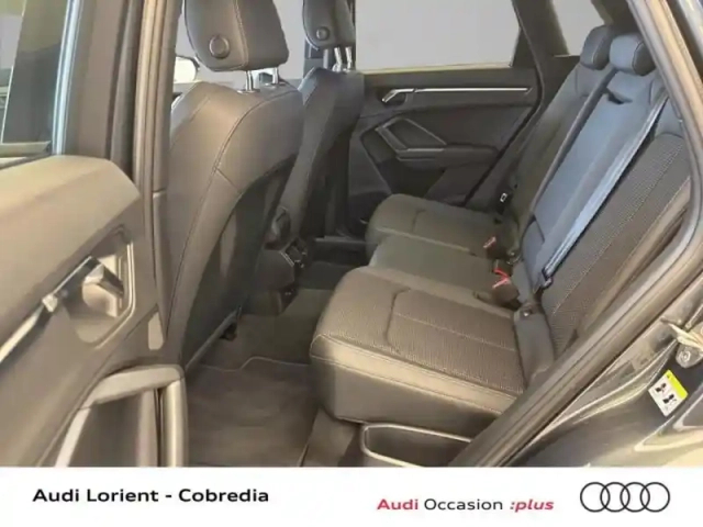 Audi Q3 45 tfsi e 245ch s line s tronic 6 — photo 8