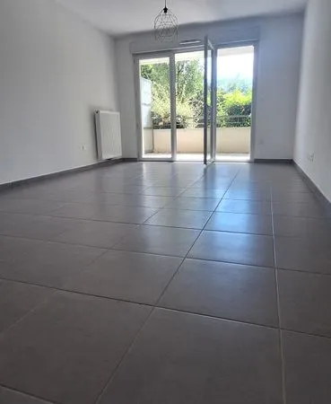 A vendre - Appartement T2 calme et lumineux avec terrasse et parking CASTANET-TOLOSAN