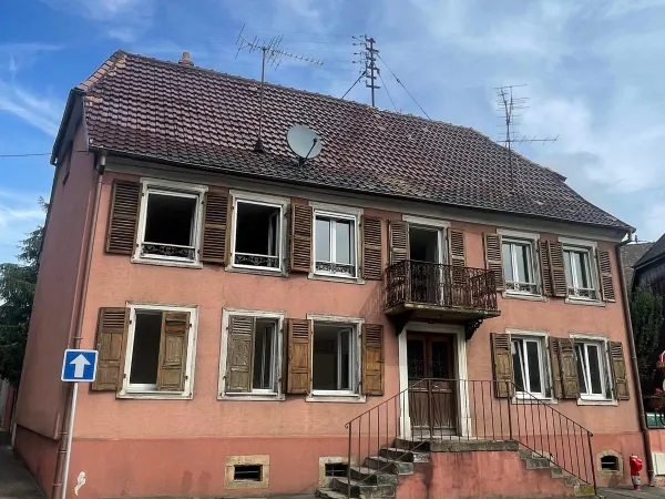 DANNEMARIE : Maison individuelle avec 2 appartements + dépen