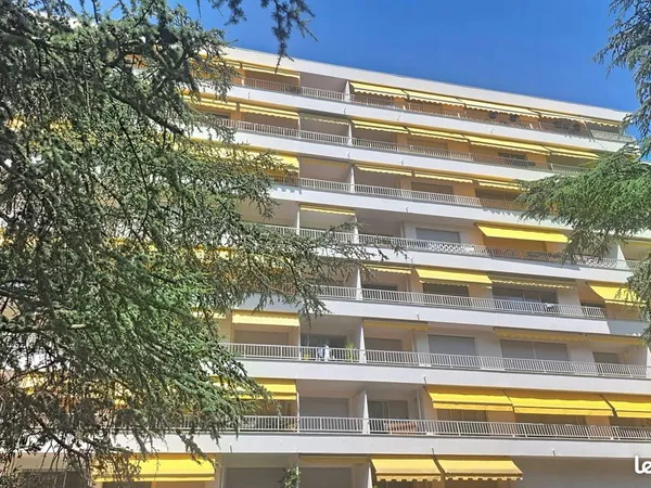Studio 1 pièce 15 m²