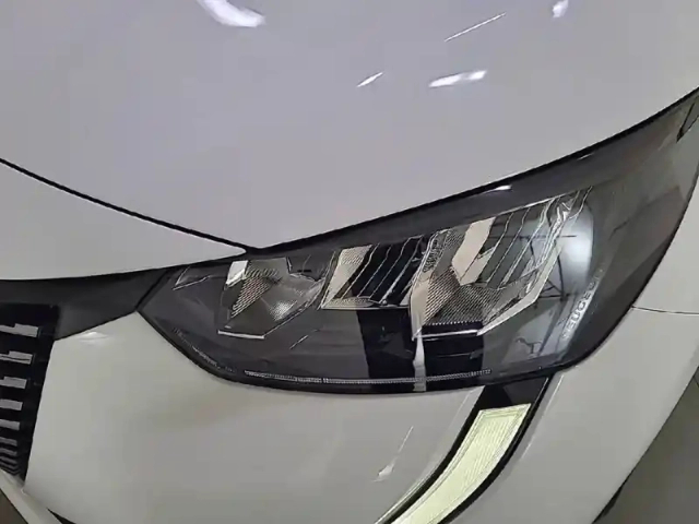 Peugeot 208 puretech 100 s&amp;s bvm6 — photo 45