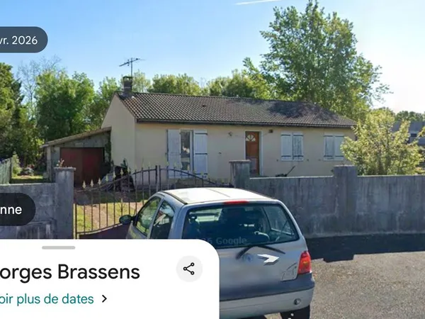 Terrain avec maison inhabituel en l'état