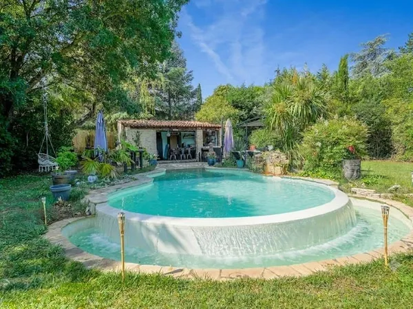 Maison 7 pièces 216 m²