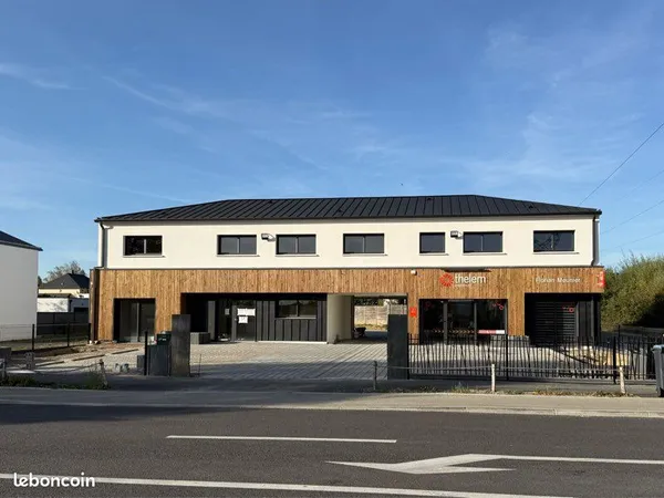 Local professionnel neuf 30 m² - professions libérales - emplacement premium
