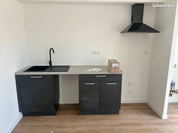 Appartement 2 pieces refait à neuf - Begard centre - 300 cc
