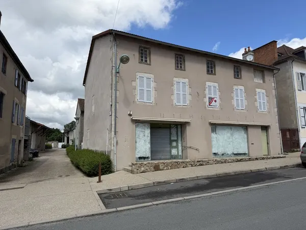 Prix en forte baisse - Local commercial avec Appt et grange -