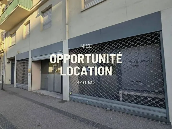 Local commercial 440 m²