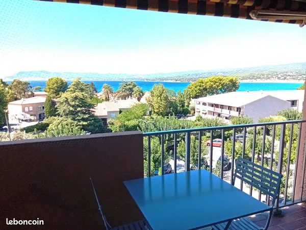 Studio meuble avec balcon vue mer et place de parking dans residence securisee
