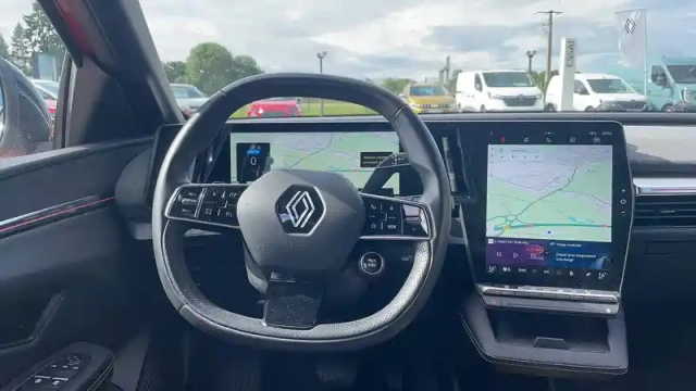 Renault Megane e-tech ev40 130ch standard charge — photo 10