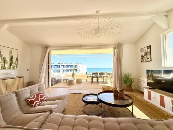 Palavas F5 meublé d'exception sur deux niveaux avec vue mer - belle terrasse - parking