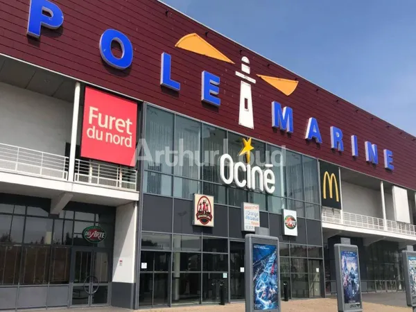 Local commercial 830 m²