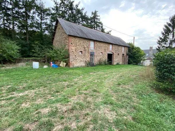 Bâtiment 300 m²