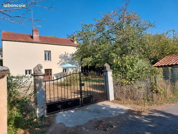 Maison 5 piéces rénovée beau jardin parking