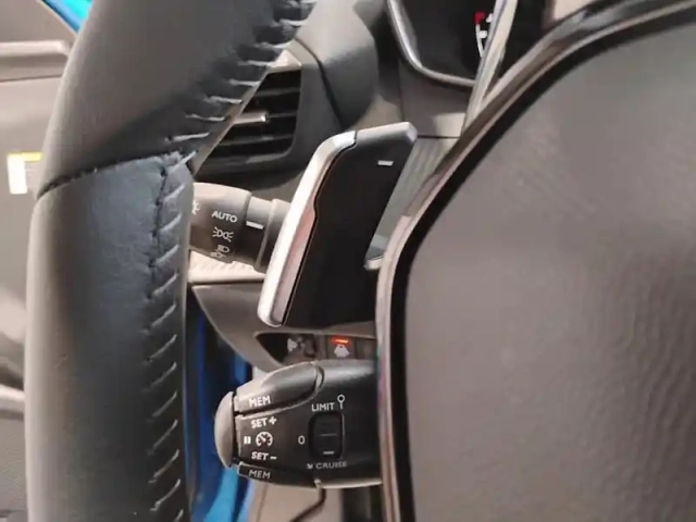 Peugeot 2008 bluehdi 130 s&amp;s eat8 allure — photo 17