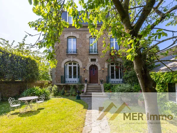 Maison 11 pièces 228 m²