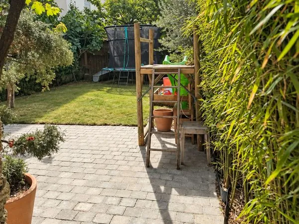 SURESNES - Comme une maison / Appartement atypique (78,55m² au sol) en triplex avec jardin privatif