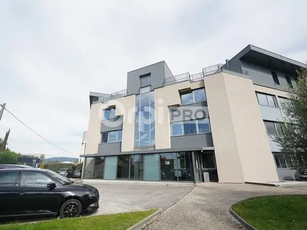 Bureaux 300 m²