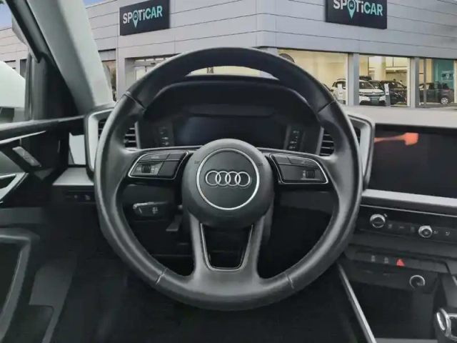 Audi A1 sportback 30 tfsi 110 ch s tronic 7 — photo 11
