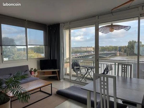 T2, vue Loire, Ile de Nantes