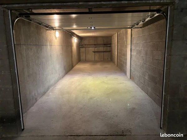 Garage 36 m2 avec prise Green'up