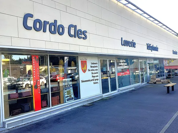 Cordonnerie, maroquinerie, clé, gravure, plaques auto