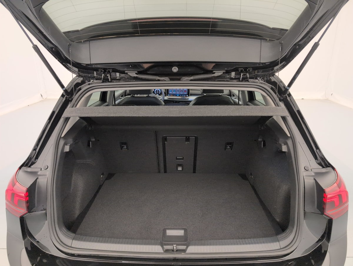 Volkswagen Golf 8 — photo 11