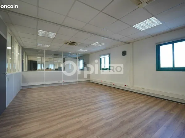 Bureau 94 m²