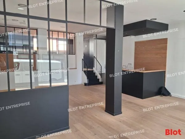 Local commercial 134 m²