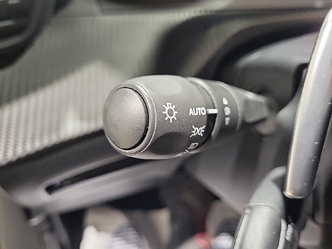 Peugeot 2008 hybrid 145 e-dcs6 style — photo 20