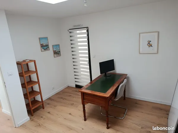 Bureau 18 m² profession libérale - TOUT COMPRIS (Eau, Elec, Internet)