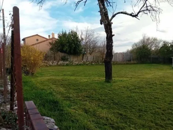 Terrain 327 m²