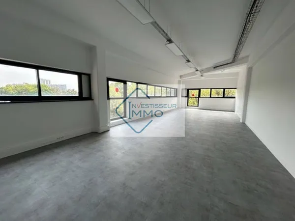 Bureaux 1 pièce 293 m²