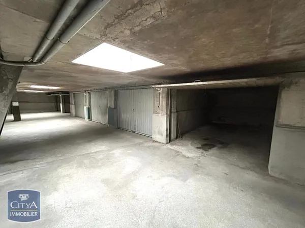 Garage/Parking