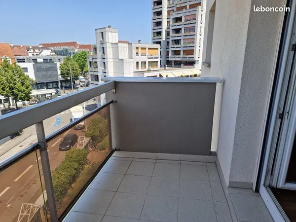 Loue spacieux F1 avec balcon et stationnement