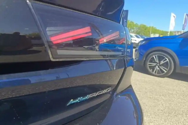 Peugeot 508 hybrid 225 e-eat8 — photo 39