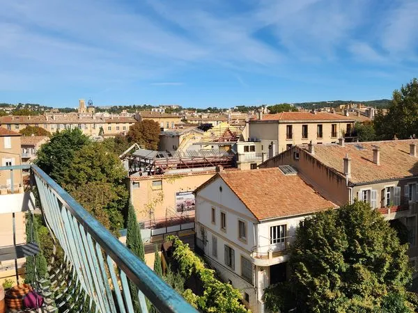 Appartement 60 m2 centre Aix