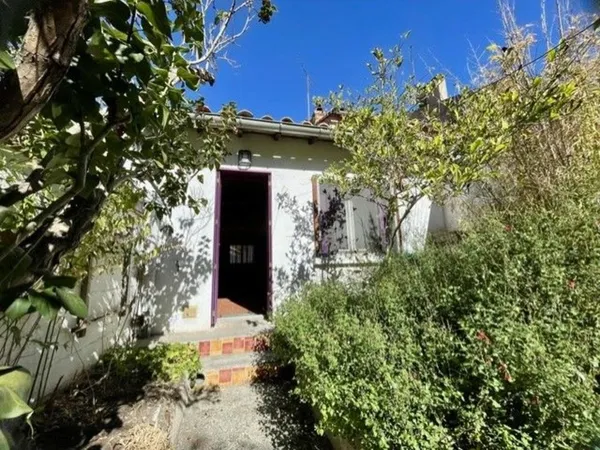 ENSEMBLE DE 2 MAISONS AVEC EXTERIEUR - FORT POTENTIEL