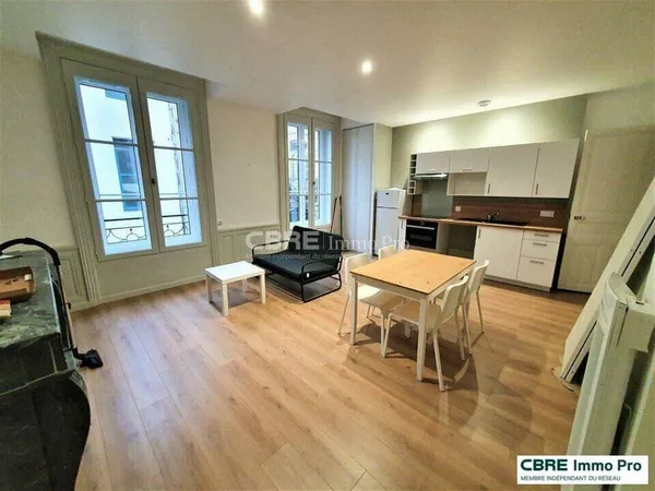 Bureaux 1696 m²