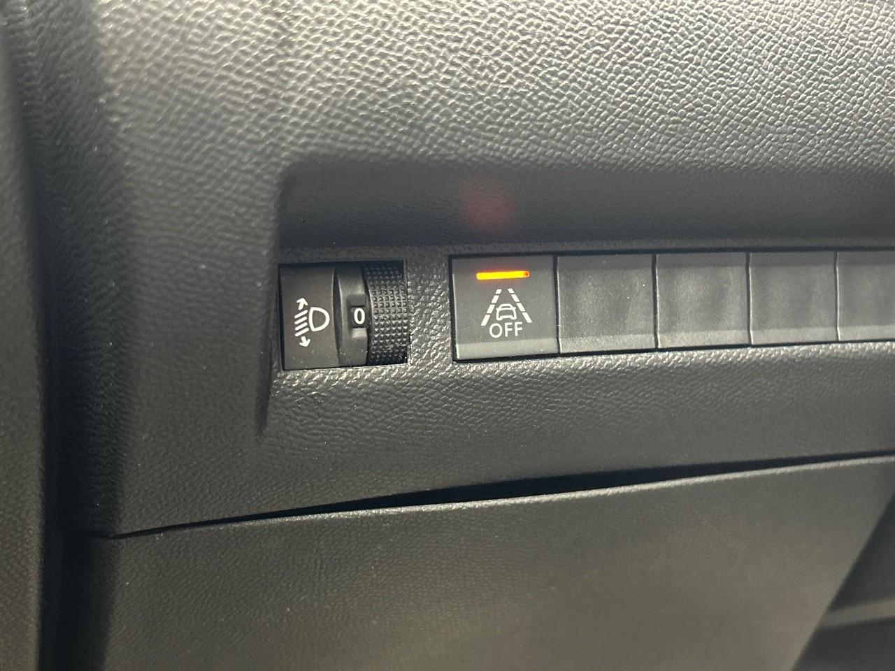 Peugeot 208 puretech 100 s&s bvm6 style — photo 21