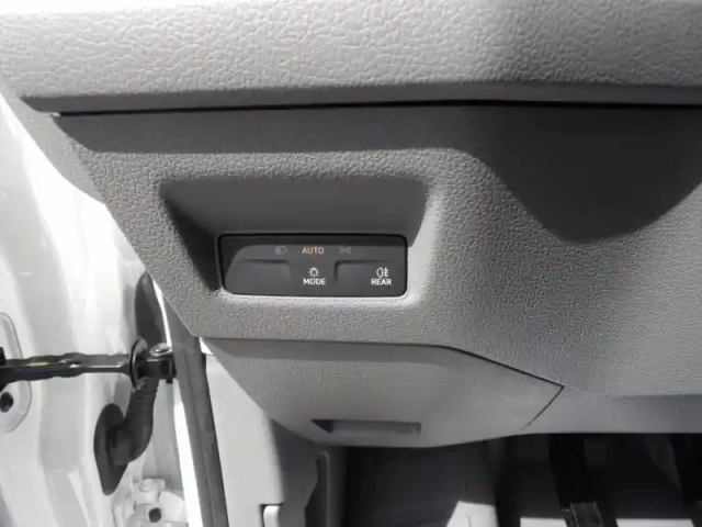 Volkswagen Crafter fg 30 l3h3 2.0 tdi 140ch business traction — photo 15