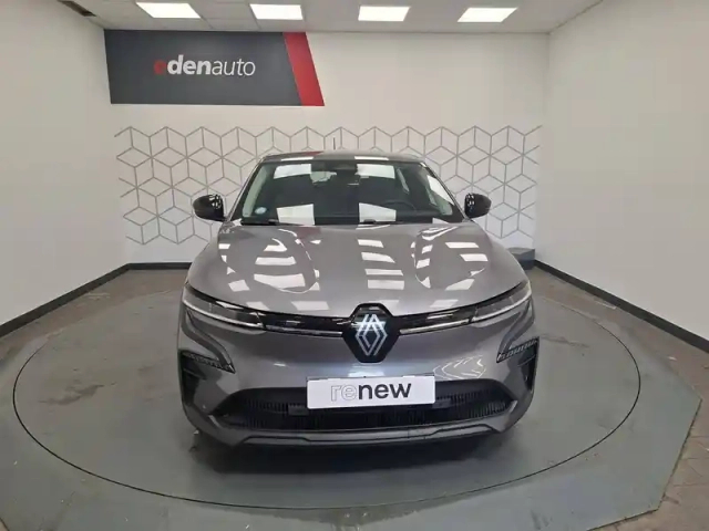 Renault Megane e-tech er ev60 130ch super charge — photo 7
