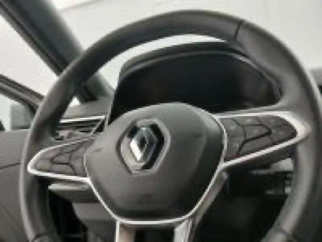 Renault Clio 1.0 tce 90ch techno — photo 11