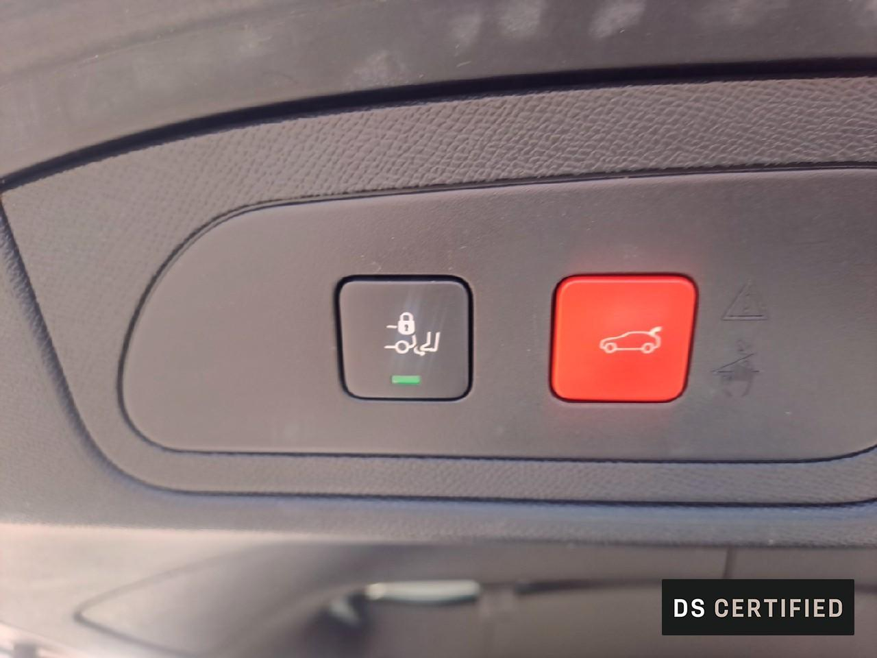 Ds Ds 7 crossback crossback hybride e-tense 300 eat8 4x4 rivoli — photo 12