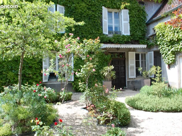 Maison 14 pièces 390 m²