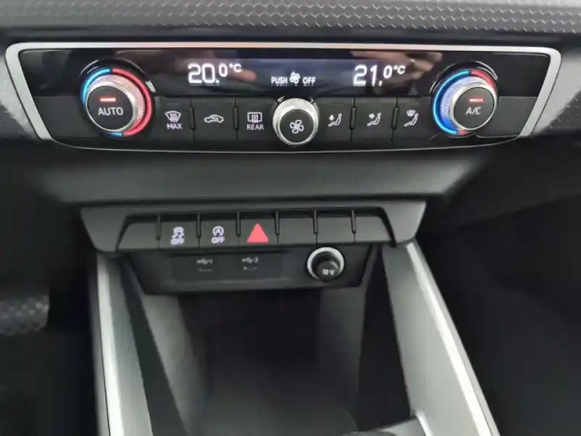 Audi A1 sportback 30 tfsi 110 ch s tronic 7 — photo 20