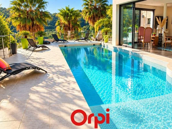 Appartement 4 pièces 158 m²