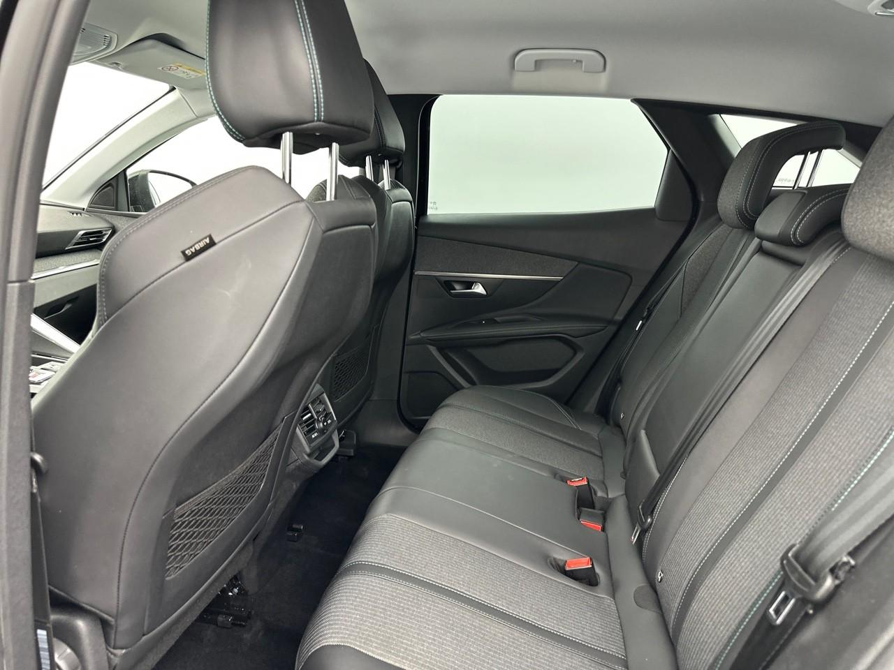 Peugeot 3008 puretech 130ch s&s eat8 allure pack — photo 12