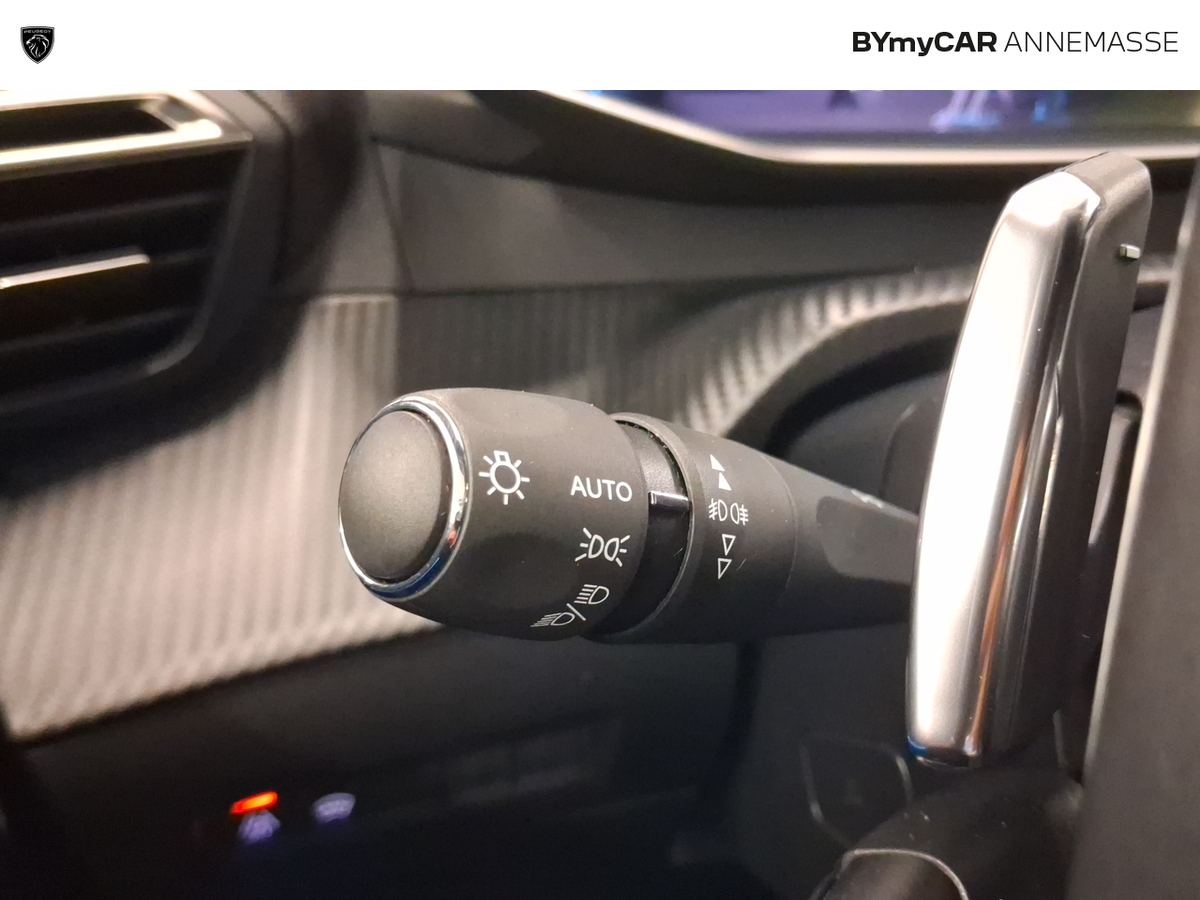 Peugeot 2008 PureTech 130 S&amp;S EAT8 — photo 31